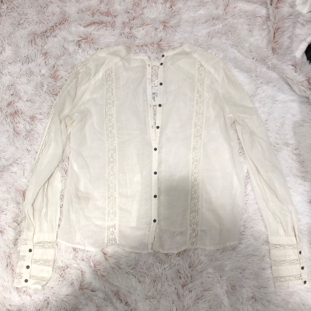 💜 NWT!! Free People Linen and Crochet button up.